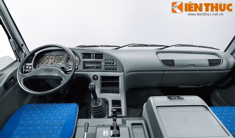 Nội thất rộng và đem tới tầm nhìn tốt cho người lái.