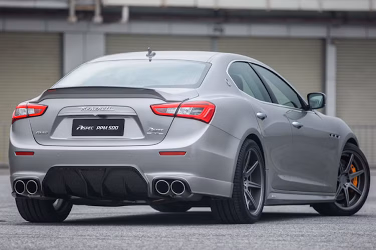 Mức công suất trên mới chỉ là khi dùng xăng A98. Nếu dùng xăng xe đua, chiếc Ghibli của ASPEC có thể đạt 500 mã lực/670 Nm, hơn rất nhiều so với mức 325 mã lực/500 Nm của "xe zin".