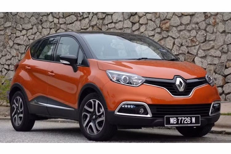 Có chiều dài 4122 mm và rộng 1778 mm, Renault Captur là một chiếc crossover cỡ nhỏ, được thiết kế nhằm cạnh tranh với các đối thủ như Nissan Juke, Peugeot 2008, Honda HR-V hay Mazda CX-3.