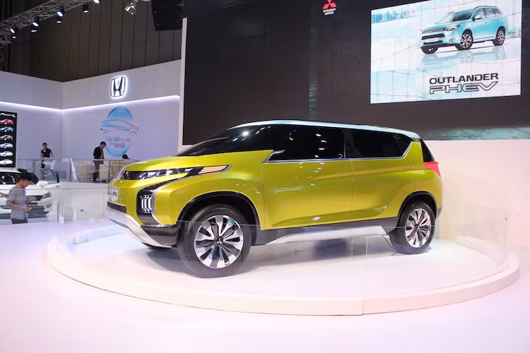 Concept AR được thiết kế theo ngôn ngữ mới nhất mà lúc đó Mitsubishi vẫn còn đang thử nghiệm, sau đó mới chính thức được hãng áp dụng vào đầu tiên cho chiếc Outlander facelift trong năm nay.
