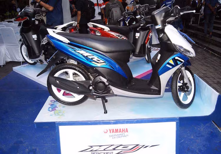 Cũng giống như Fino, Mio J được trang bị động cơ 113,7 cc phun xăng điện tử, có công suất tối đa 7,5 mã lực và mô-men xoắn cực đại 8,5 Nm