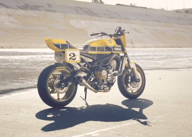 Ngoài ra, Faster Wasp còn chịu phần lớn ảnh hưởng từ chiếc xe đua Yamaha TZ250 mà Roland Sands sử dụng khi thi đấu. Mặc dù vậy, chiếc xe không được tạo ra nhằm mục đích "thi thố "tốc độ, thay vào đó được sử dụng như một mẫu xe đường phố hàng ngày đầy "vui nhộn".