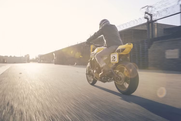 Cụ thể hơn, trong thời gian sắp tới, Yamaha sẽ sản xuất mẫu naked bike với kiểu dáng hoài cổ XSR900 mới, dựa vào Faster Wasp và nằm trên chiếc XSR700 hiện tại.