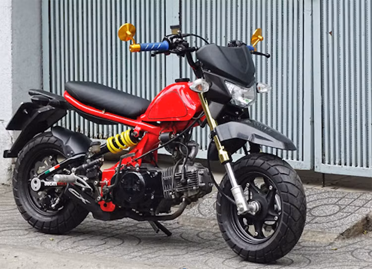 Với chiếc minibike Honda "thửa riêng" này, anh Toàn đã tự tạo ra một bộ khung đặc chế, sau đó bắt đầu thiết kế chiếc xe với các chi tiết dựa theo dáng môtô Ducati Hyperstrada.