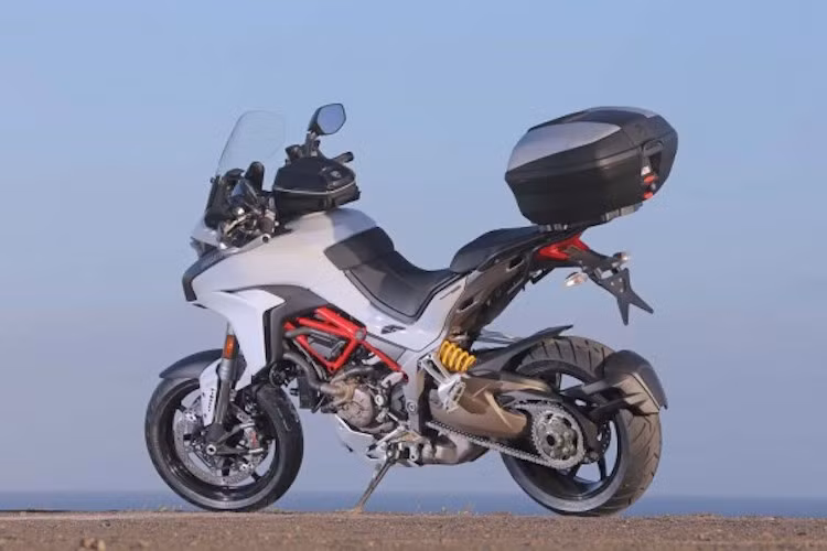 Hãng cũng khẳng định rằng giá của xe sẽ rất cạnh tranh so với những mẫu môtô cùng phân khúc khác do được sản xuất và nhập khẩu từ Thái Lan.