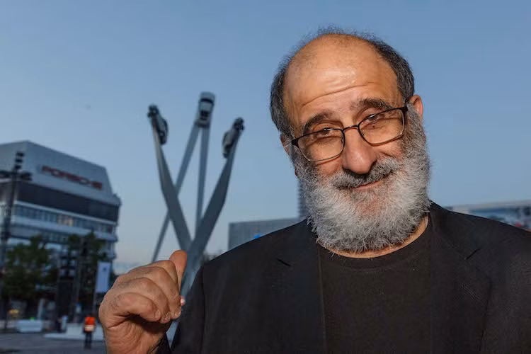 Tác phẩm nghệ thuật đặc biệt này đã được hoàn thành bởi nghệ nhân người Anh Gerry Judah.