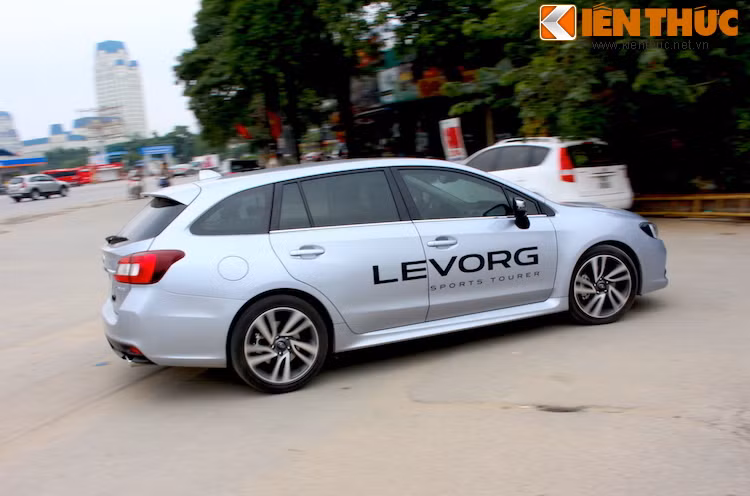 Những trang bị an toàn chủ động và bị động của Levorg rất được Subaru chú trọng với túi khí bên hông, phía trước và hai bên rèm; khung xe có thanh gia cố 2 bên cửa, hệ thống cân bằng điện tử VDC, ABS 4 kênh/4 cảm biến, cảnh báo điểm mù, hỗ trợ chuyển làn, cảnh báo tình trạng giao thông phía sau xe,...