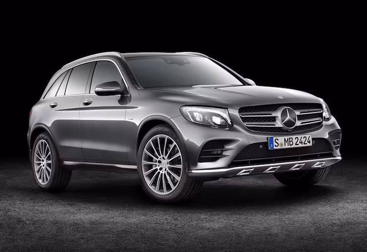 Sau nhiều lần lộ diện, thiết kế của GLC mới đã không còn là bí ẩn. Chiếc xe sở hữu kiểu dáng được thiết kế theo ngôn ngữ mới nhất, đầy trẻ trung của Mercedes.