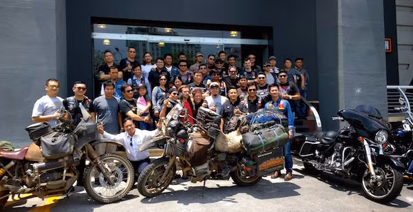 Hội ngộ cùng các bikers H.O.G. Sài Gòn.