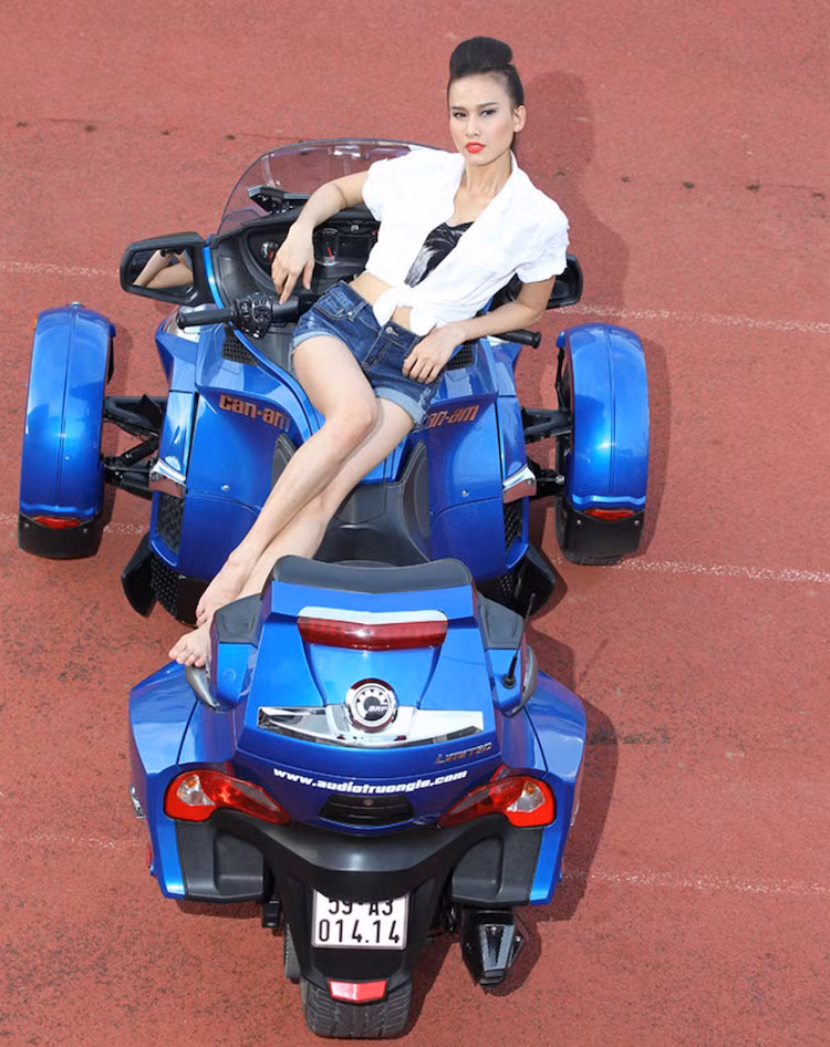 Số lượng Can-Am Spyder tại Việt Nam không nhiều, do những rào cản pháp lý trong quy định đăng ký xe môtô 3 bánh hiện hành. Nhưng chúng rất thường xuất hiện ở những buổi offline hoặc sự kiện của cộng đồng chơi phân khối lớn.