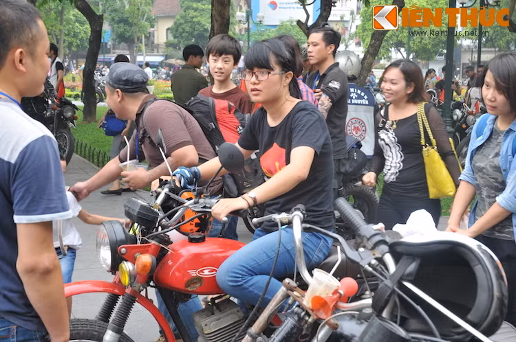 Không chỉ thu hút "cánh mày râu", nhiều "bóng hồng" cũng có niềm đam mê cháy bỏng với Minsk.