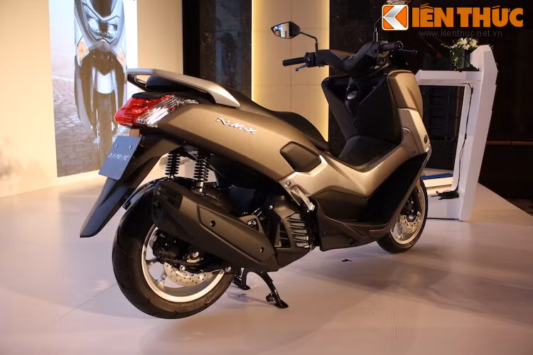 Cấu trúc khung của NM-X sử dụng các ống thép xếp theo kết cấu hình tam giác cùng các miếng thép nhẹ, giúp xe chỉ có trọng lượng 127 kg nhưng vẫn đảm bảo độ bền chắc.