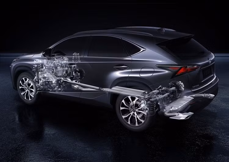 Lexus NX 200t được trang bị hệ thống treo thích ứng AVS (Adaptive Variable Suspension), có thể điều chỉnh giảm chấn ở 30 cấp độ khác nhau trên cả 4 bánh xe để phù hợp với các điều kiện mặt đường và các chế độ vận hành.
