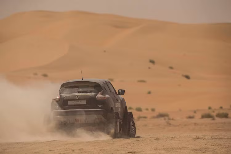 Phần thân của chiếc xe cũng giống như bao chiếc Nissan Juke RS Nismo khác, với dàn bodykit thể thao được thiết kế bởi chi nhánh thể thao Nismo của Nissan.