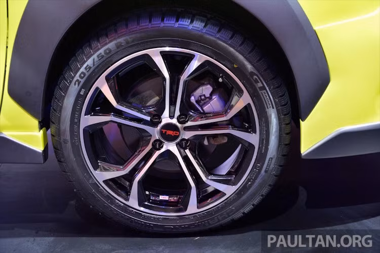 Bộ mâm xe có kích thước lên tới 17 inch và do Toyota Racing Development - chi nhánh thể thao của Toyota sản xuất.