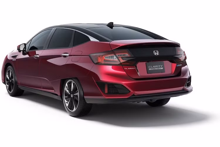 Các kích thước dài/rộng/cao của xe lần lượt là 4895, 1875 và 1475 mm.