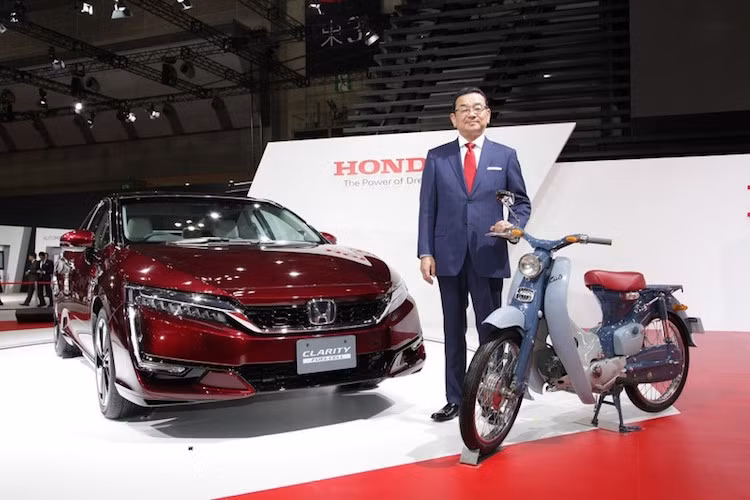 Vào đầu năm 2016, Honda sẽ bắt đầu bán Clarity tại Nhật Bản và một số thị trường tại châu Âu.