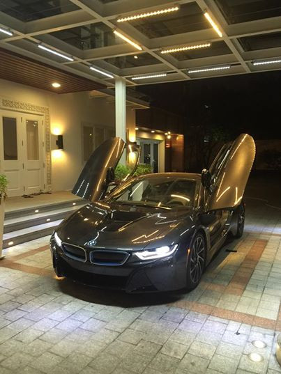 Siêu xe BMW i8 của Quang Thành là 1 trong 3 chiếc xe đầu tiên về Việt Nam.