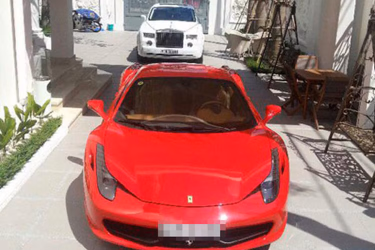 Khối máy 4.5l V8 562 mã lực/540 Nm của 458 Italia có tỉ lệ công suất/dung tích lớn nhất trong tất cả những động cơ nạp khí tự nhiên từng được sản xuất.