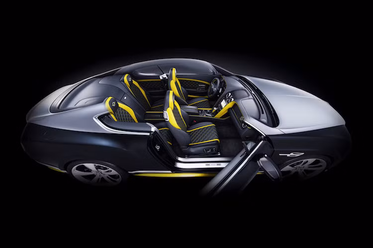 Nội thất của Bentley Continental GT Speed Breitling Jet Team Series cũng có cách kết hợp màu sắc tương tự như ngoại thất.