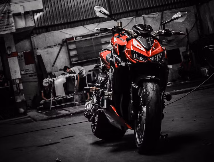 “Quai vat” banh lon Kawasaki Z1000 hang doc tai Sai Thanh