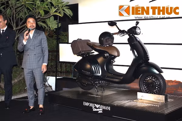 Piaggio Viet Nam ra mat “hang hieu” Vespa 946 Emporio Armani-Hinh-2