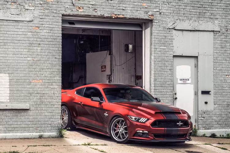 Dù có sức mạnh ngang siêu xe nhưng Shelby bán Super Snake với giá khởi điểm chỉ từ 86.920 USD (tương đương 1,9 tỷ đồng).