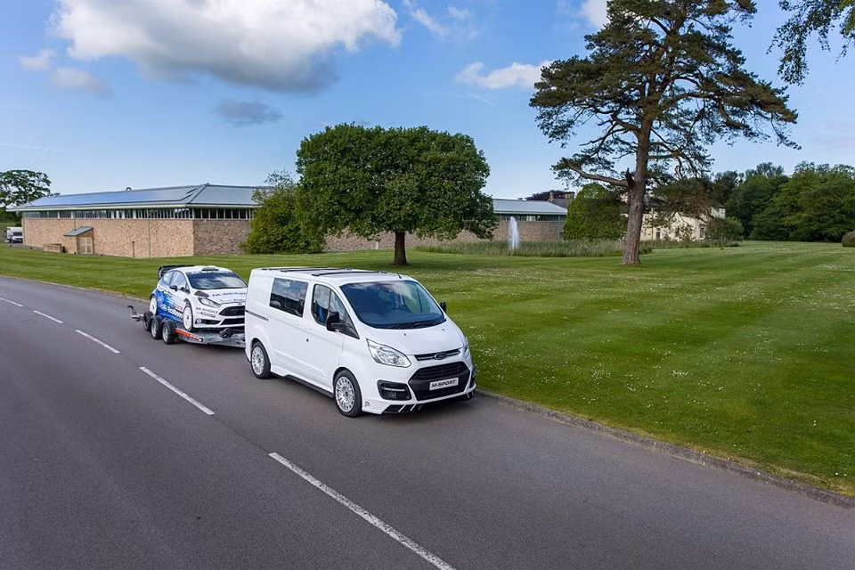 Sắp tới, những trang bị trên Transit M-Sport sẽ được Ford đưa ra thành một gói tuỳ chọn cho khách hàng. Tuy nhiên chúng cũng sẽ chỉ được sản xuất giới hạn.