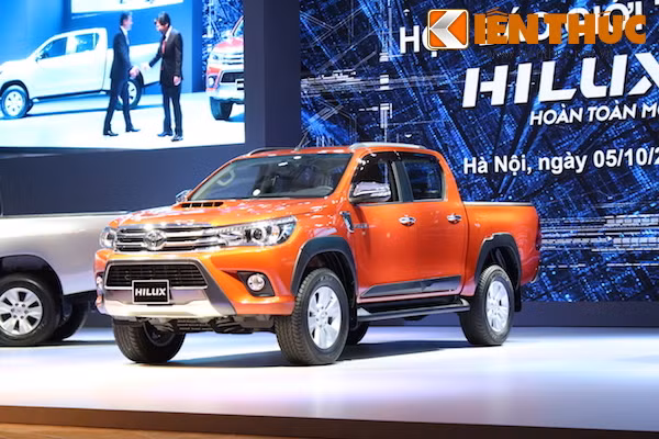 Toyota Viet Nam ra mat chinh thuc Hilux the he moi-Hinh-2
