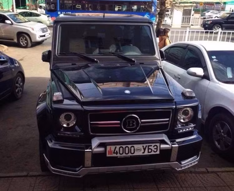 Một chiếc G63 AMG được "độ" bởi hãng tuning nổi tiếng Brabus của đại gia Mông Cổ.