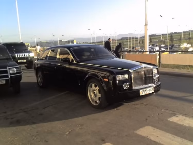 Rolls-Royce Phantom cũng khá được giới nhà giàu tại Mông Cổ ưa chuộng.