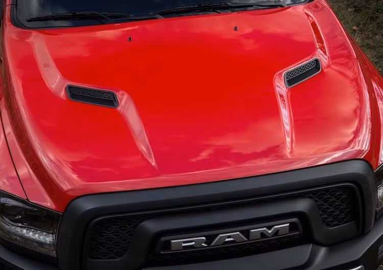 Tại Mỹ, giá khởi điểm cho phiên bản Ram 1500 Rebel thấp nhất là 44.000 USD (tương đương 959 triệu đồng). Trong khi đó, bản Ram Rebel với động cơ V8 có gía khởi điểm từ 45.900 USD (khoảng 1 tỷ đồng).