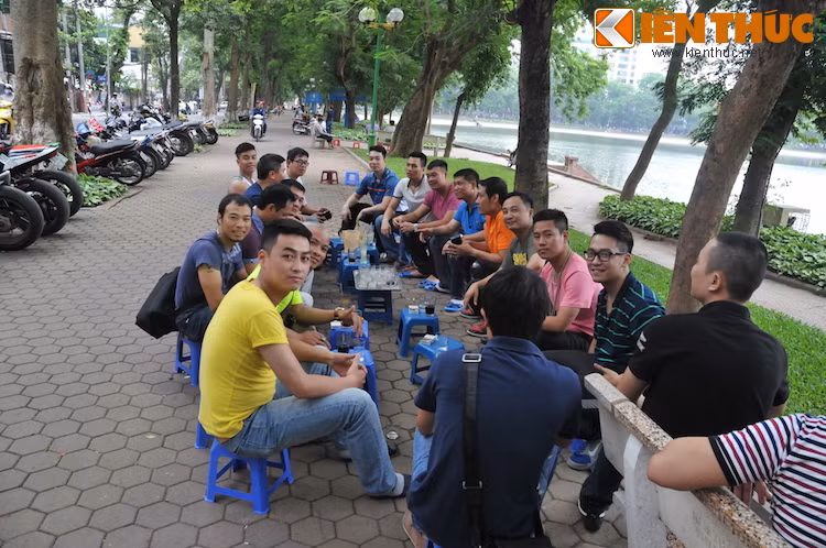 Theo anh Trung - đội trường "nhà" Naked Rider cho biết, hội chúng tôi luôn có khoảng hơn 50 thành viên hoạt động thường xuyên, tạo thành một cộng đồng chơi xe khăng khít.