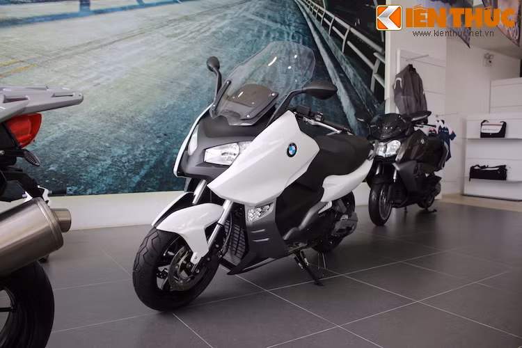 Tại Việt Nam, BMW C600 GT chính hãng được bán với mức giá khoảng 538 triệu đồng.