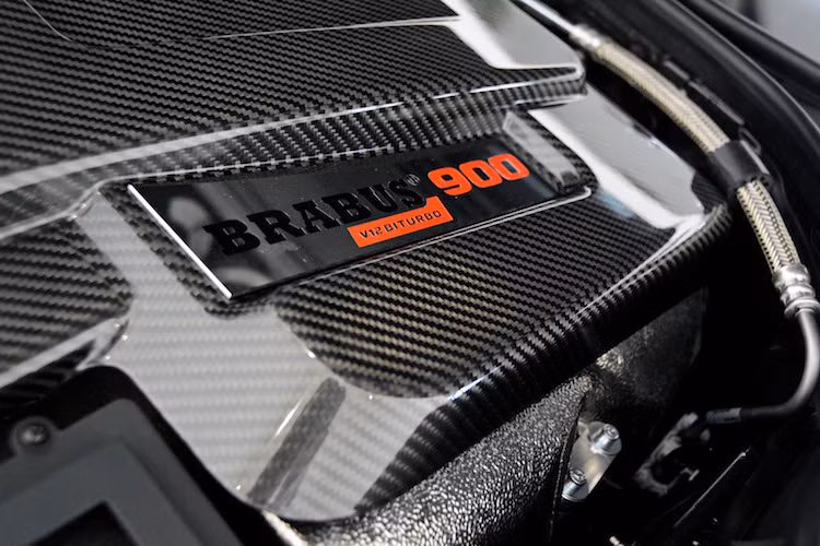 Động cơ V12 6.3l trên Maybach S600 đã được Brabus nâng dung tích lên thành 6.3 lít bằng cách "độ" lại trục khuỷu, tay biên, "doa nòng" và "lên trái".