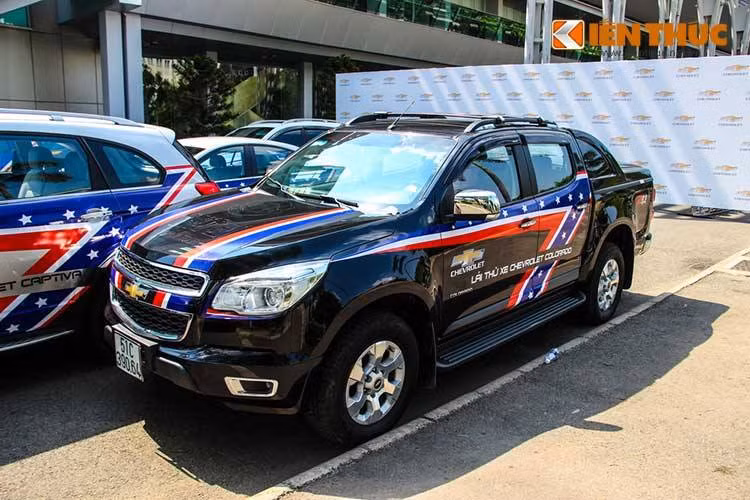 Ngoài ra trong chương trình lái thử, họ còn có cơ hội trải nghiệm khả năng địa hình của Colorado qua các chướng ngại vật được bố trí sẵn như cầu nghiêng 20 độ...