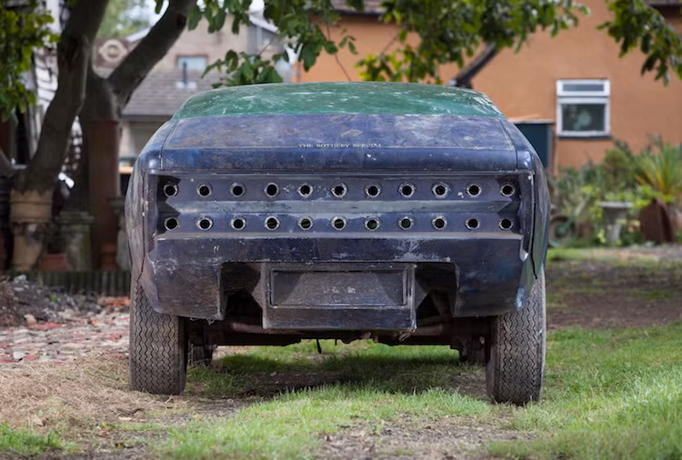 Một số chi tiết xe được thiết kế cực kỳ độc đáo, chưa từng xuất hiện trên bất cứ chiếc xe nào, chẳng hạn như đèn hậu 22 bóng ở phía sau.