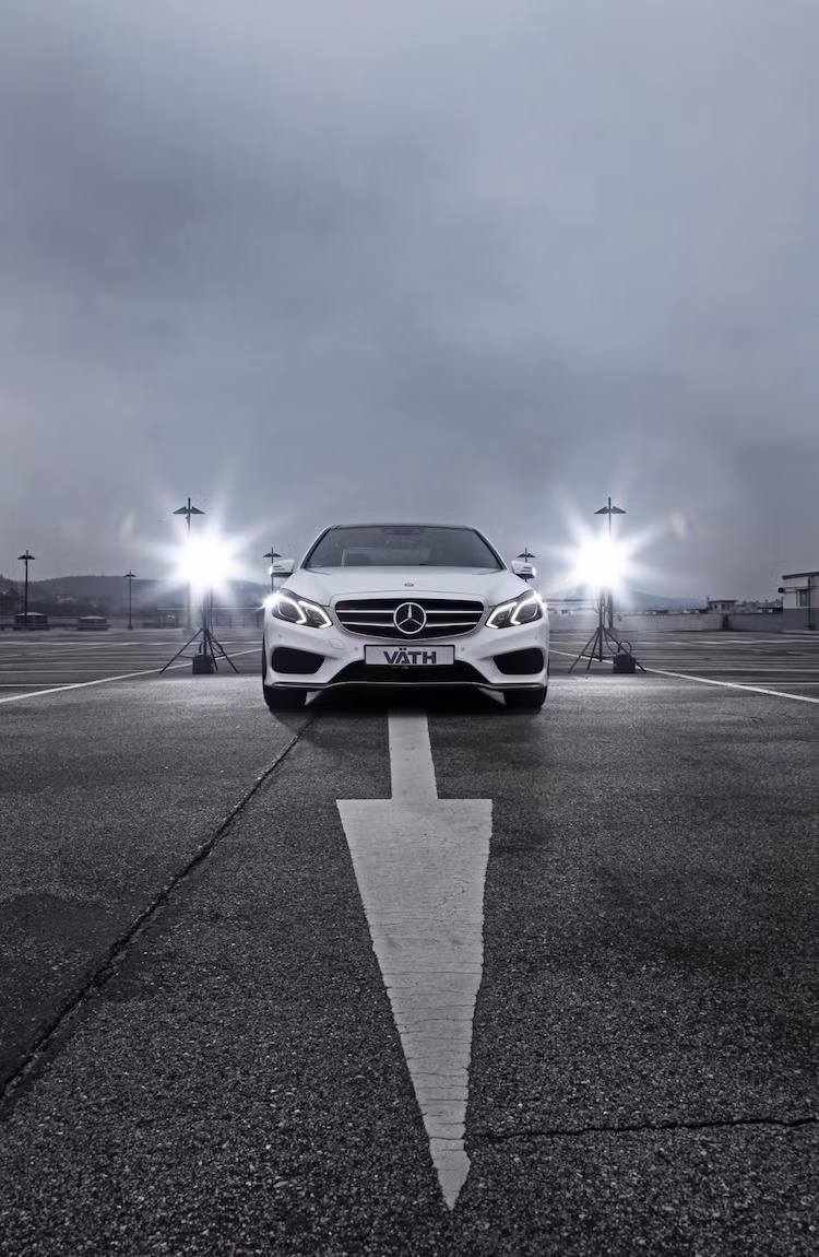 Bên cạnh động cơ, khách hàng có thể nâng cấp cả hệ thống treo thể thao với giá 1166 Euro (28 triệu đồng), cùng với hệ thống phanh đĩa 6 piston 390 mm với giá 5355 Euro (132 triệu đồng).