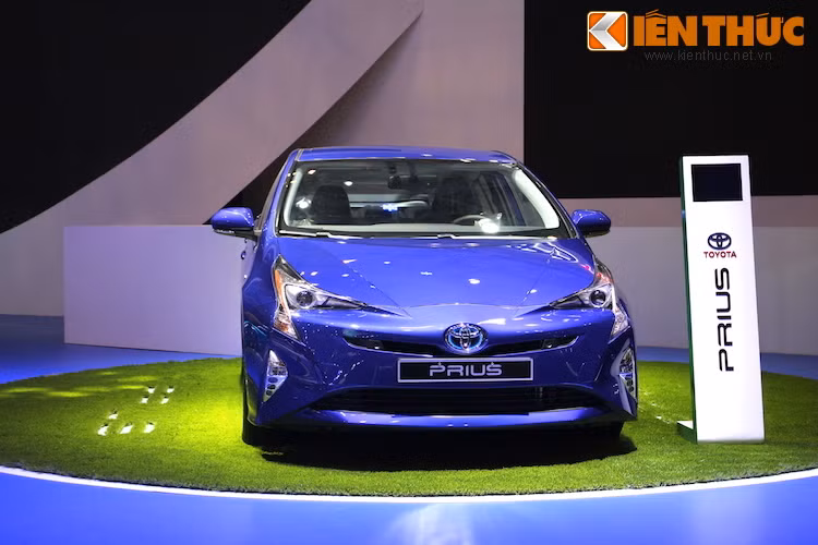 Khách tham quan đến tham dự ngoài việc được tiếp cận những mẫu xe mới, trải nghiệm thực tế còn có cơ hội tìm hiểu dịch vụ, giá cả chất lượng và so sánh từng sản phẩm khác nhau.