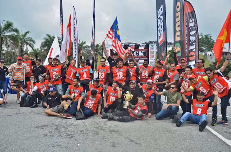 Qua vòng 2 MOTACK 2015, đoàn Việt Nam đã chứng minh rằng người Việt không hề thua kém về kỹ năng điều khiển xe môtô so với các nước bạn.