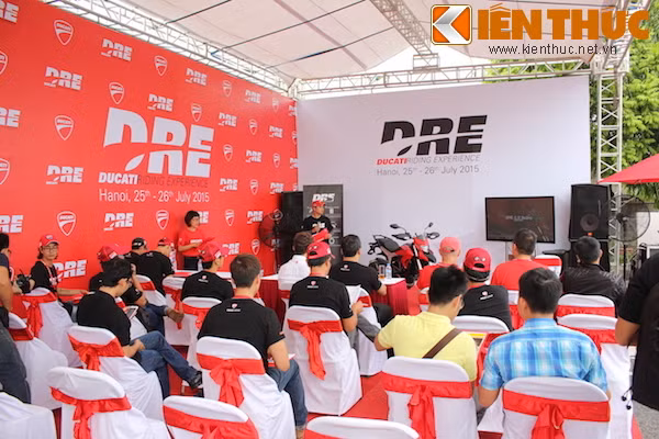 Hoc ky nang lai PKL an toan cung Ducati Riding Experience