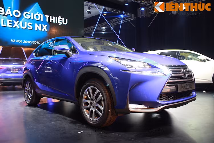 Có công suất 235 mã lực và mô-men xoắn cực đại 350 Nm, động cơ này được kết hợp cùng hộp số tự động 6 cấp và hệ dẫn động 4 bánh chủ động AWD.