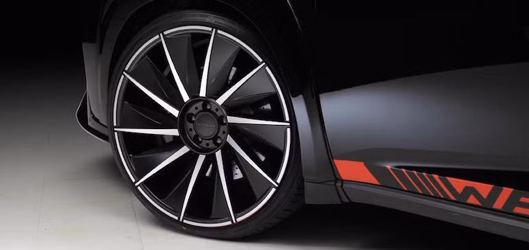 Đặc biệt, Wald còn dành cho NX một bộ mâm 20 inch với thiết kế hình cánh quạt tuốc-bin độc đáo.