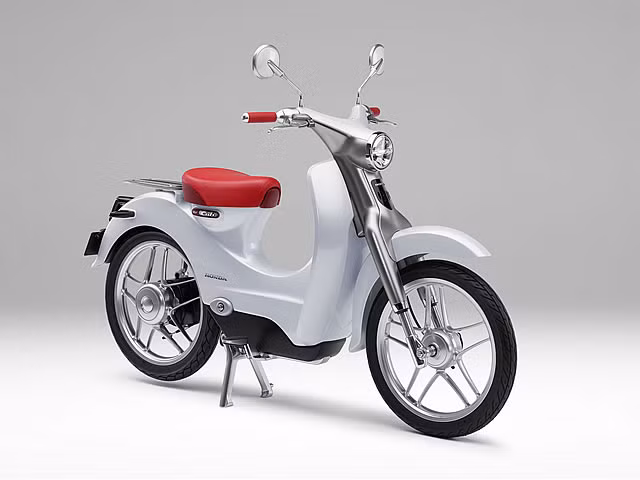 Có thiết kế tương tự Super Cub Concept nhưng thay vì động cơ xăng 50 cc, EV Cub sử dụng mô-tơ điện để tạo sức mạnh giúp xe di chuyển.