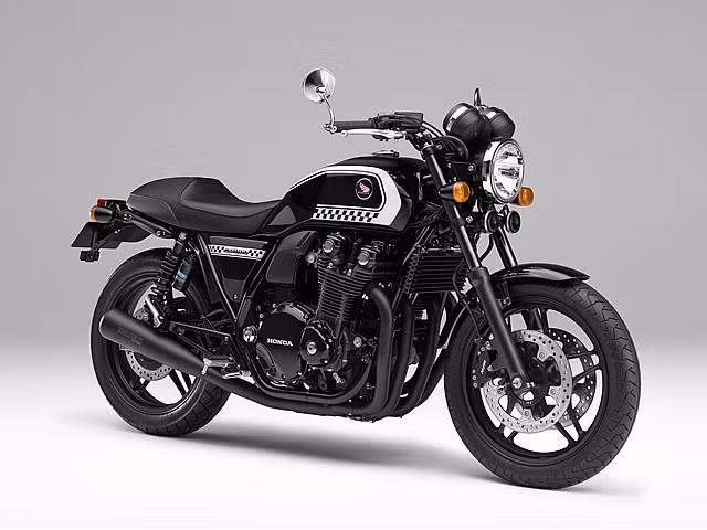 Chiếc CB1100 có thêm phiên bản màu đen với hoạ tiết dạng xe đua mang phong cách đặc biệt.
