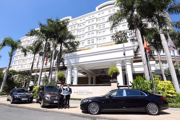 Cũng giống như các phiên bản S-Class cao cấp khác, S600 Maybach sở hữu hệ thống treo MAGIC BODY CONTROL tiên tiến, hạn chế tối đa độ dằn xóc khi đi trên đường.