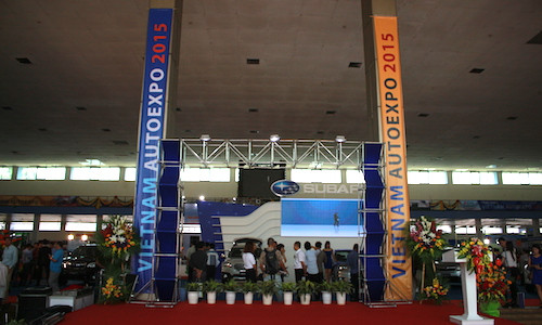 Vietnam AutoExpo 2015: Dong nhung khong 