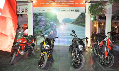 Một số xe Ducati tham gia hành trình.