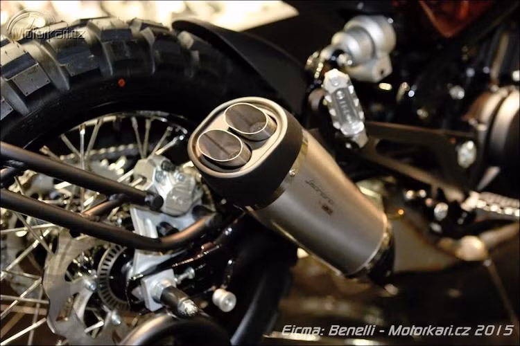 Sức mạnh được truyền xuống bánh sau thông qua hộp số 6 cấp. Nhìn qua một lượt Leoncino, có vẻ như từng chi tiết đều được hoàn thiện một cách kỹ lưỡng, phần nào nói lên được chất lượng chung của chiếc xe.