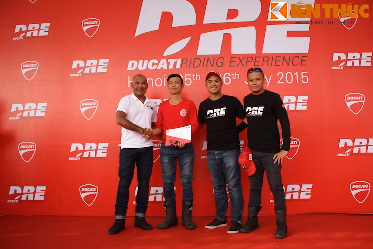 Vào cuối khoá huấn luyện, các học viên được cấp chứng chỉ DRE. Với chứng chỉ này, họ có thể tiếp tục đăng ký vào những khoá huấn luyện kỹ năng nâng cao do Ducati tổ chức tại trường đua sau này.